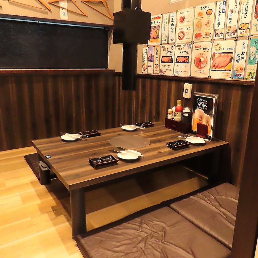 ゆったりとした空間で焼肉を楽しめます♪掘りごたつ席もあり！カウンターもあるのでお一人様でも◎