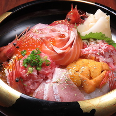 海鮮丼(みそ汁付き)