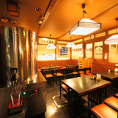 20人から50人までの貸切が可能です。広々としたスペースで、プライベート感たっぷりの空間を提供します。特別なイベントやパーティーに最適で、仲間や大切な人と一緒に思い出に残るひとときをお過ごしいただけます。