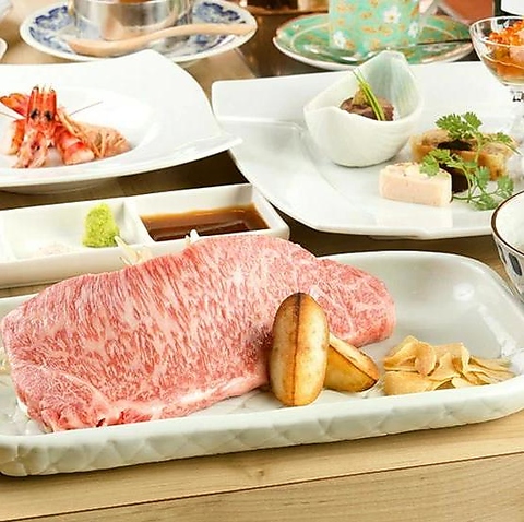 料理人の圧巻のパフォーマンス!駅より徒歩3分の好アクセス。特別な記念日にも最適です