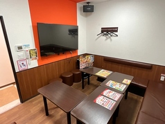 ゆったりソファー席でくつろげます。