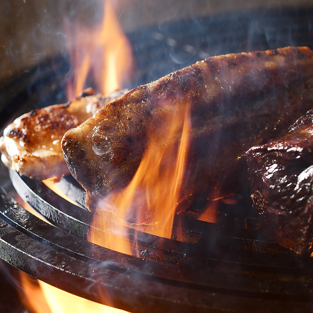伏見駅徒歩1分｜厳選素材×魅せるグリリア。こだわりグリルを見て楽しみ、食べて楽しむ