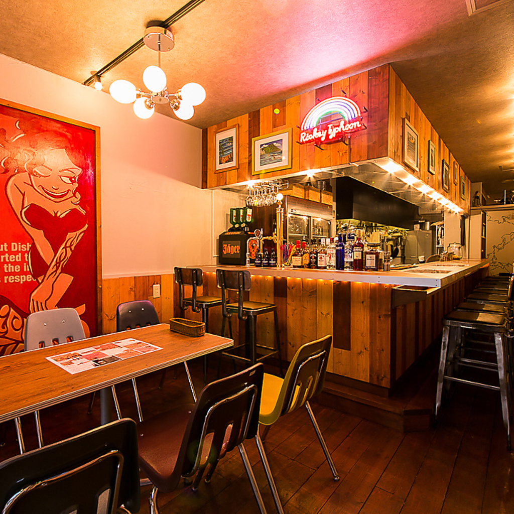 店内は可愛いウッドテイストなアメリカンダイナー！女子会や誕生日会におススメ★