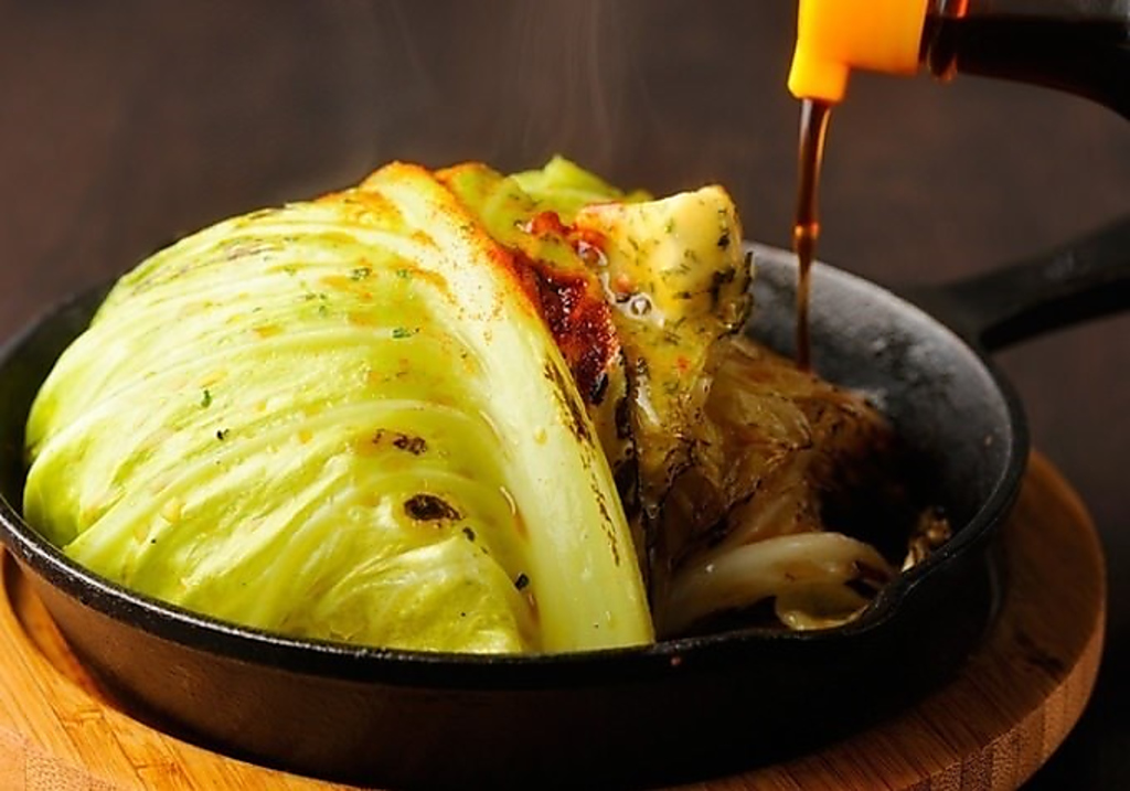 大人気の「キャベツステーキ」420円！女性のお客様にも大人気の一品です♪是非一度ご賞味ください！