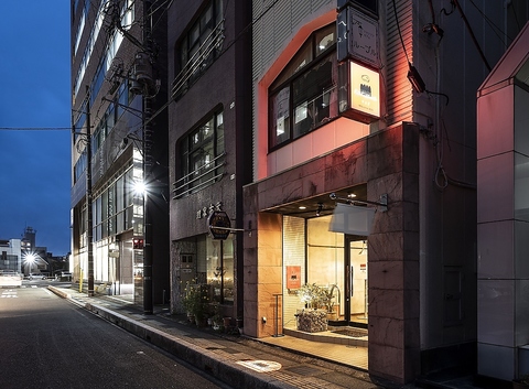 イタリアンなどさまざまな洋食を楽しめるバル♪料理に合うワインを多数ご用意してます