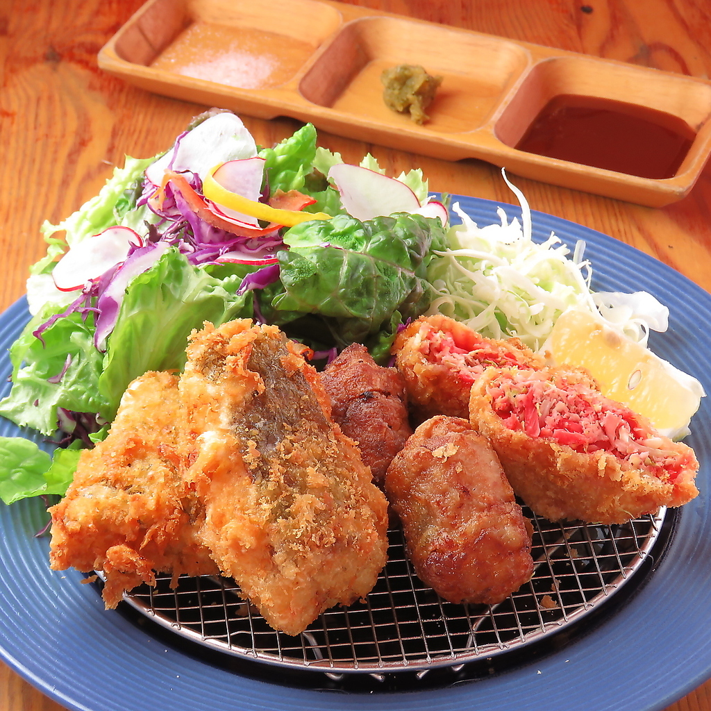 こだわりの豚料理をたくさんご用意しております。日替わりメニューもありますのでリピート必至！