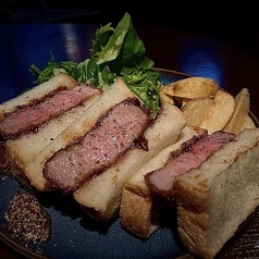 神戸ポークのカツレツサンド（サラダ＋フライドポテト付）
