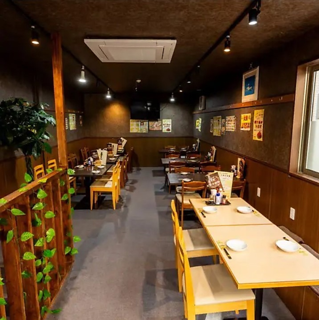 落ち着いた雰囲気が魅力の店内で心温まる料理を楽しめます。友人や家族とのひとときにぴったりです♪
