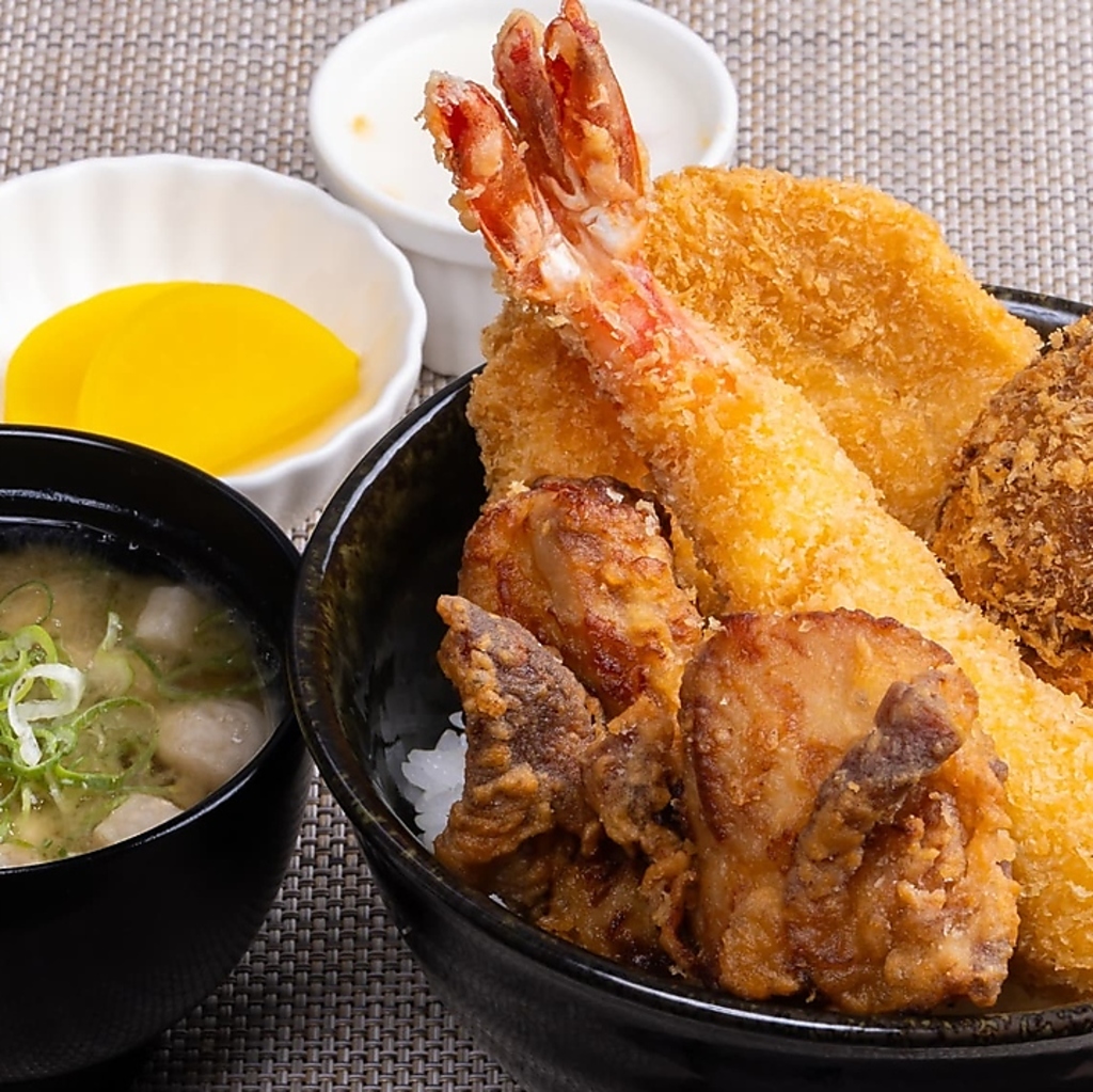 ボリューム満点のカツ膳が楽しめる！ぜひお腹いっぱいになるまでご堪能ください！お待ちしております