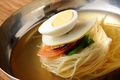 料理メニュー写真 韓国風冷麺　２種類
