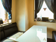 【半個室：4名席×1卓】