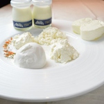 Milksは、作りたてのフレッシュチーズをもっと身近に楽しんでもらうためにオープンしました。
