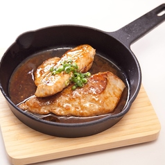 まぐろホホ肉ステーキ ガーリックバター醤油