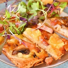 タルト・フランベ ～ベーコンと玉ねぎ～