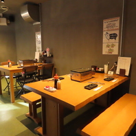 隠れ家のような店内で楽しい時間を