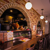 スタイリッシュな店内！雰囲気は本格的なスペインバル♪