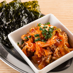 韓国海苔で食べる和牛キムチ