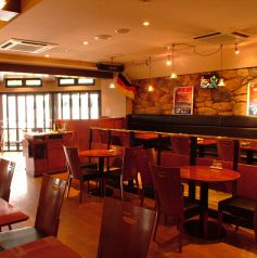 着席の貸切は80名様、立食は130名様まで。