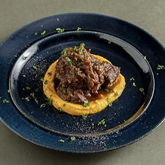 豚肩肉のギネス煮込み にんじんのクリーム