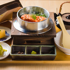 銀鮭といくらの釜めし