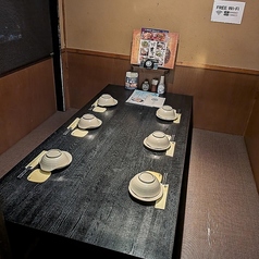 【５～６名様向け完全個室】少人数の宴会から気のおけない友人との飲み会までに最適♪扉もついてるしっかりした個室でございます。