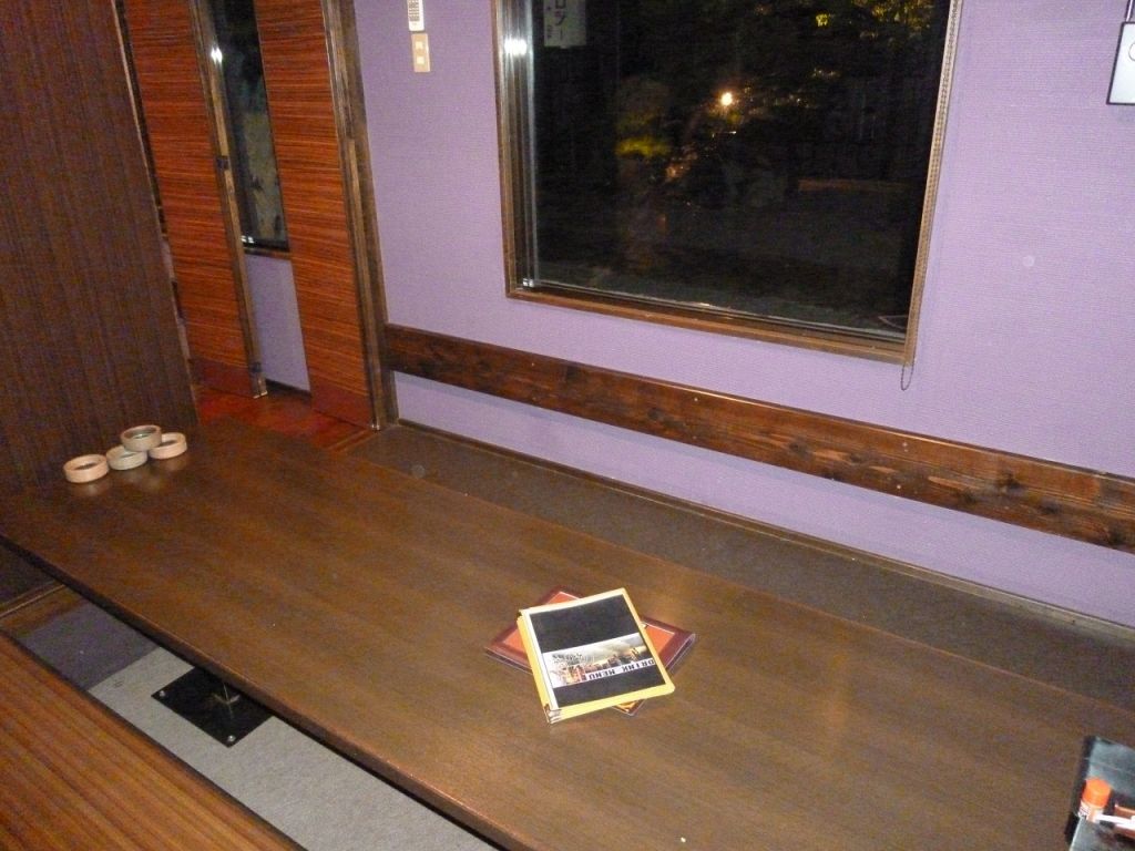 入り口へ一歩足を踏み入れると、部屋から中庭にある日本庭園が…