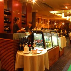 広々とした雰囲気のよい店内♪