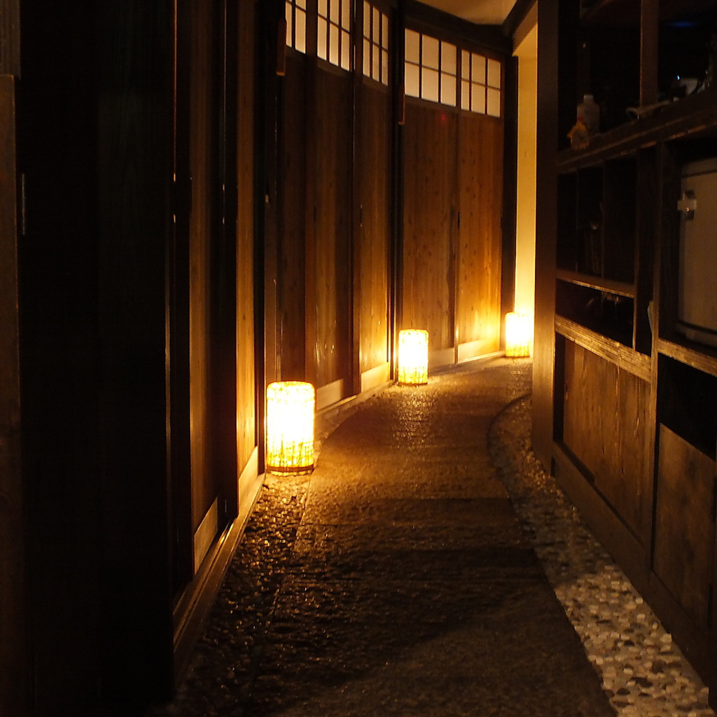 まるで京の町の石畳を歩いているよう…《町家だいにんぐ銀乃介》