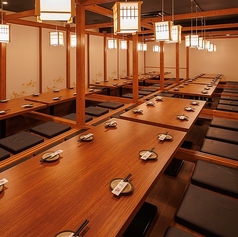 団体様でご利用いただける円卓個室はご予約必須!宴会に最適な広々個室は人気のお席です★リピーターのお客様も多数♪喧騒を忘れられるくらいに上品で優雅な個室を完備しておりますのでぜひご利用ください!