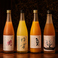 【果実をそのまま飲むような、鳳凰美田のフルーツ酒。】もも・ゆず・みかん・梅など、果実の香りと甘みを閉じ込めた鳳凰美田の果実酒。ロックで濃厚に、ソーダ割りで爽やかに楽しめる一杯。日本酒が苦手な方にも飲みやすく、乾杯にも食後にもおすすめです。