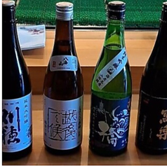 全国から厳選した日本酒を取り揃え