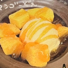 バニラアイスのマンゴー添え