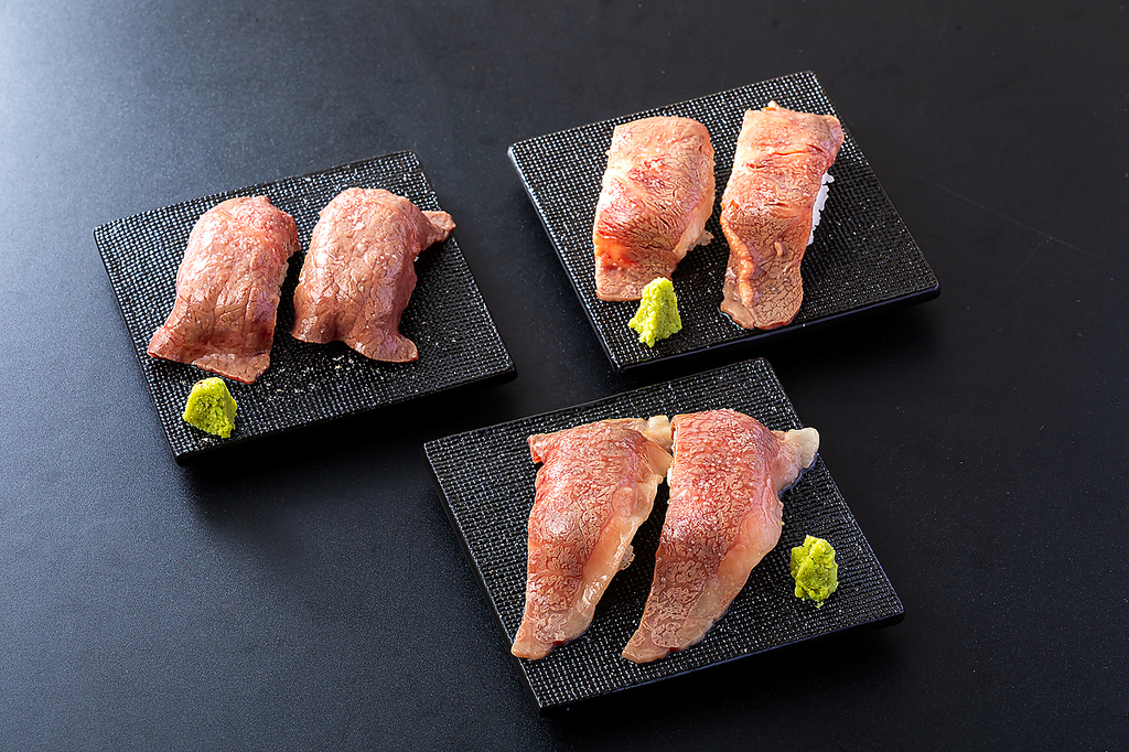 焼肉メニュー以外も豊富に取り揃えており、韓国料理や一品料理など様々なお料理をお楽しみ頂けます