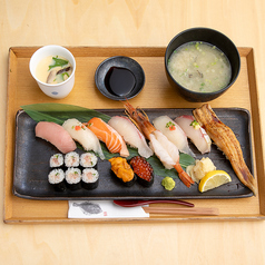 〈当店名物〉寿司盛り合わせ定食!!