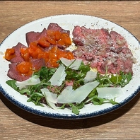 メインは肉のカルパッチョ3種盛合せ！！