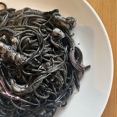 イカ墨のスパゲッティ