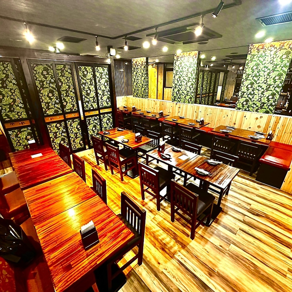 【最大80名まで】新しく作った内装は肉酒場ビストロの雰囲気！