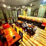 【最大80名まで】新しく作った内装は肉酒場ビストロの雰囲気！