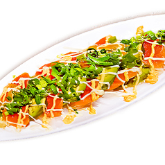 サーモンとアボカドのカルパッチョ