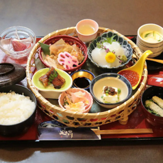 【ランチ限定】美濃川の彩り籠盛り膳