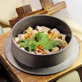 料理メニュー写真&nbsp;鶏の五目釜飯