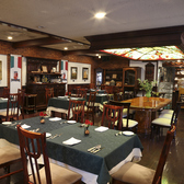 フロアは13テーブル・26席。ほかオープンテラス席も有ります。また2つの個室は4席、6席で、計40名様まで、貸切もOK!