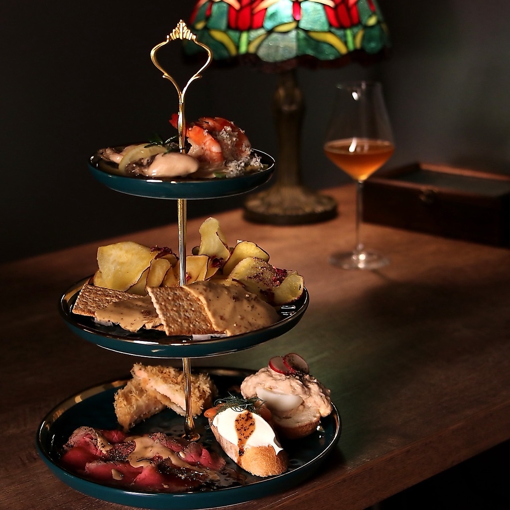 Tiffany Dinner　Stand～映画のワンシーンのような大人の贅沢ディナープレート～