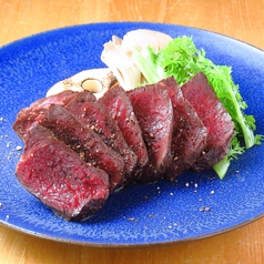 赤身レアステーキ