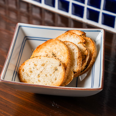 出汁に浸して食べるバゲット