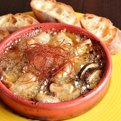 牛もつのアヒージョ