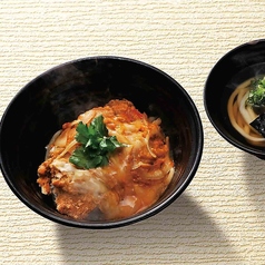 国産鶏親子丼／かつ丼（うどん一汁付）