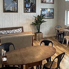 明るくフォトジェニックな店内は、女子会やママ友会にもぴったりです◎ベビーカー入店OK★ゆとりのあるソファー席は、お子様連れのお客様にも「安心して利用できる」と大好評です♪ぜひ、ご利用ください！