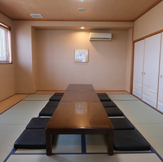 最大4～80名様まで可能！お座敷席もございます！お子様用の椅子もございますのでご利用ください♪