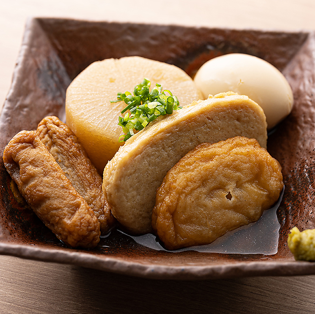 黄金色のあごだしが芯まで染み渡る！大根や牛すじなど、心も体もホッと温まる博多風おでん。